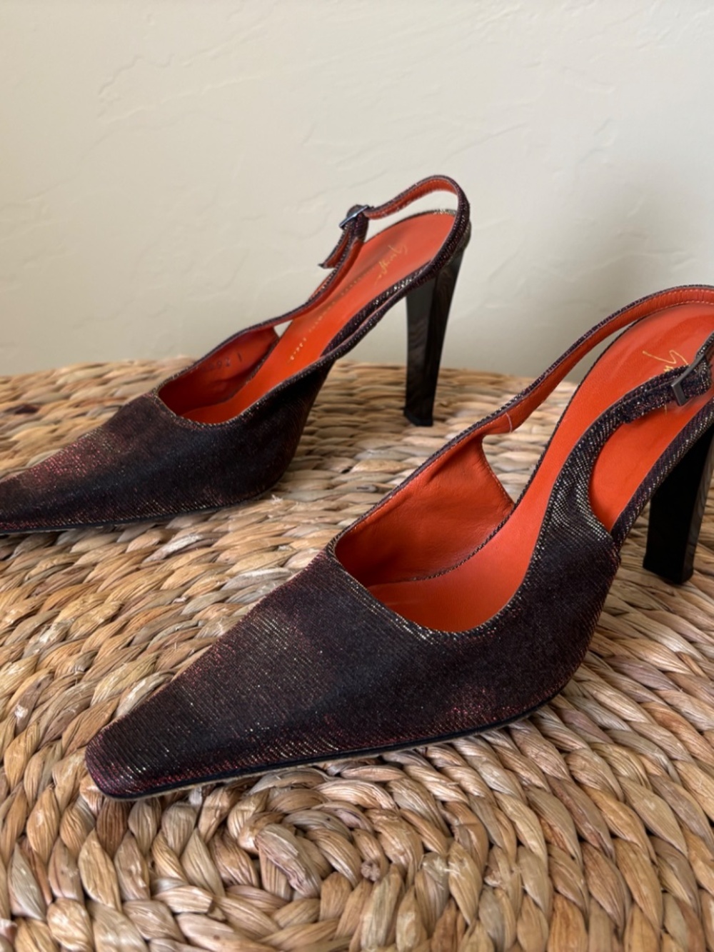 GIUSEPPI ZANOTTI Design / VICINI / red / gold pointed toe slingback heel / 37.5 - Picture 3 of 15